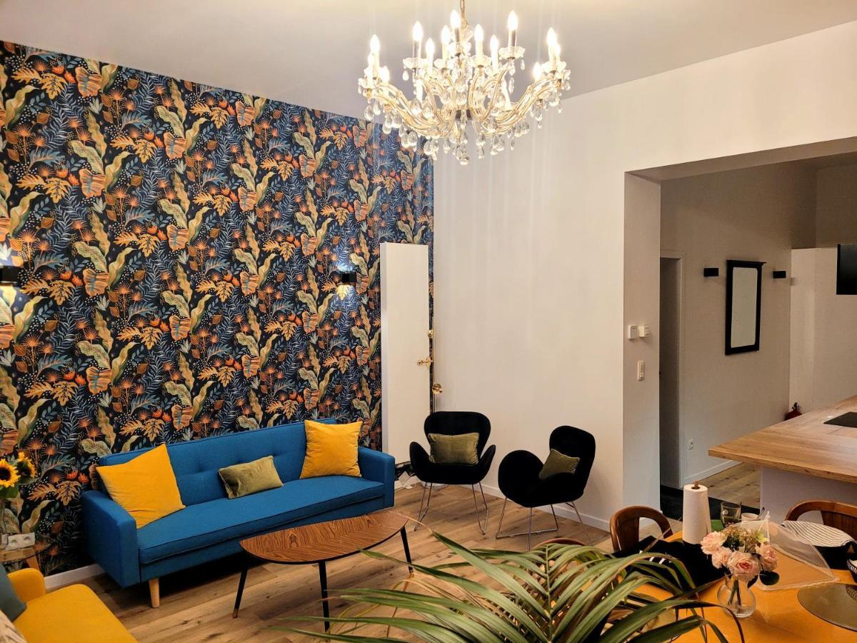 Brand New Camelia Room With Private Bathroom Brüksel Dış mekan fotoğraf