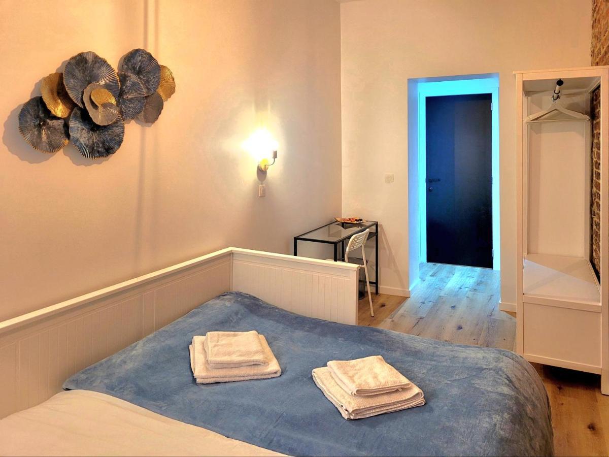 Brand New Camelia Room With Private Bathroom Brüksel Dış mekan fotoğraf
